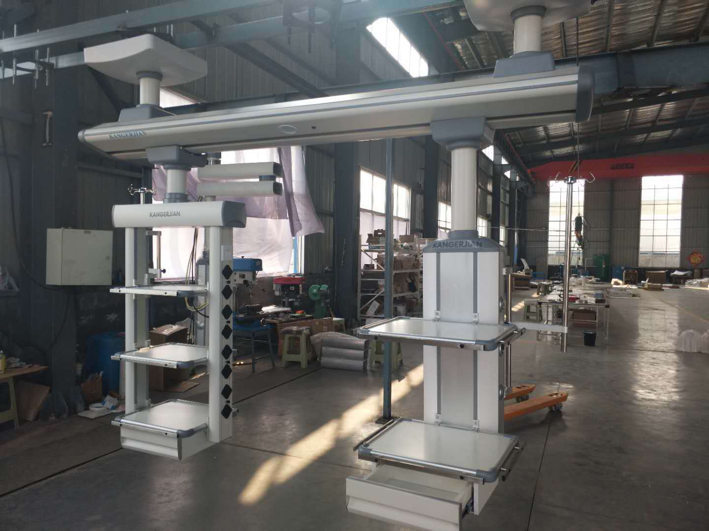 single-arm laparoscopic bridge—Which brand is best?