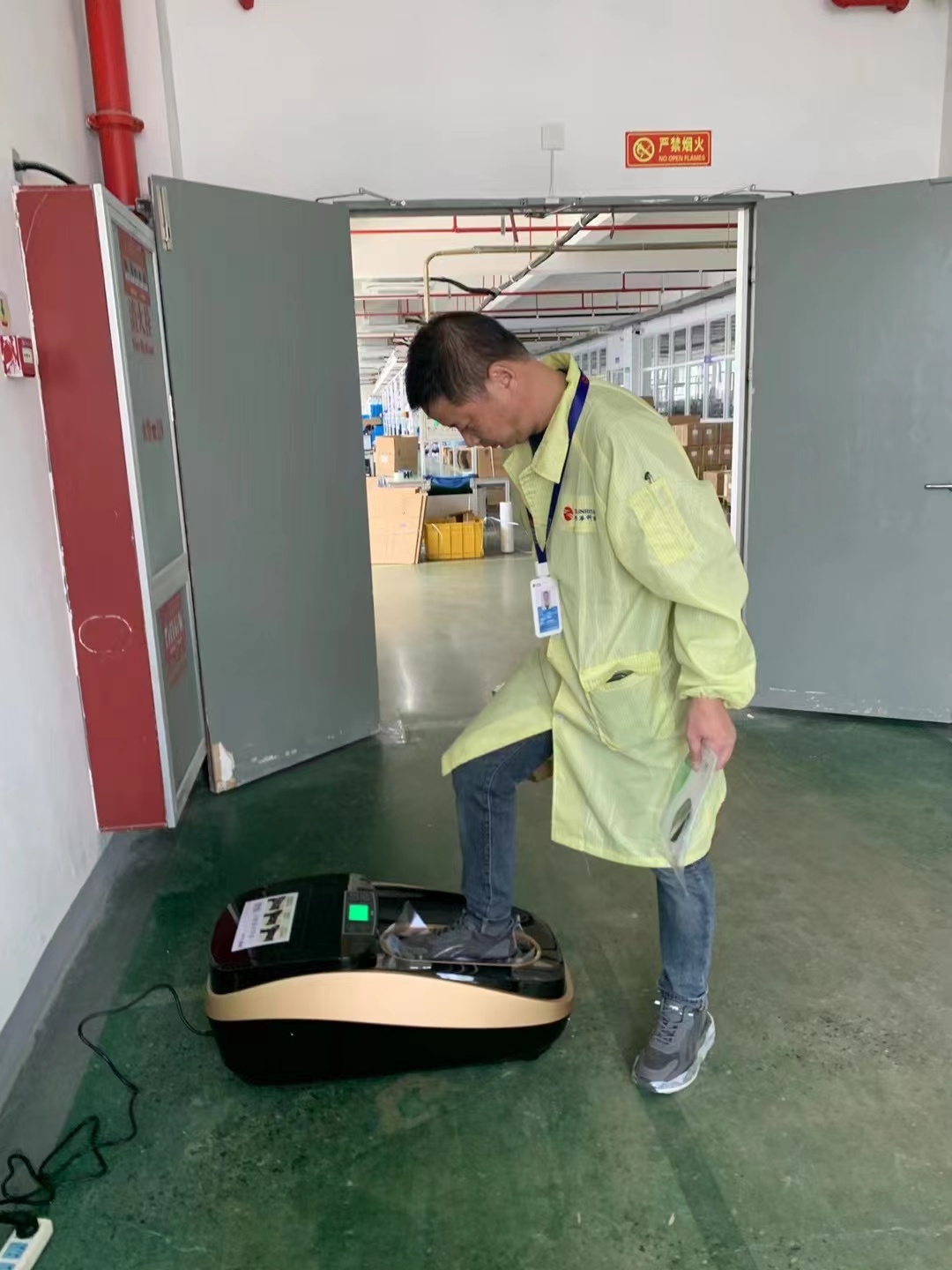 Kunyu Smart Shoe Cover Machine XT-46C—Fully Intelligent *Bend-over Shoe Covers