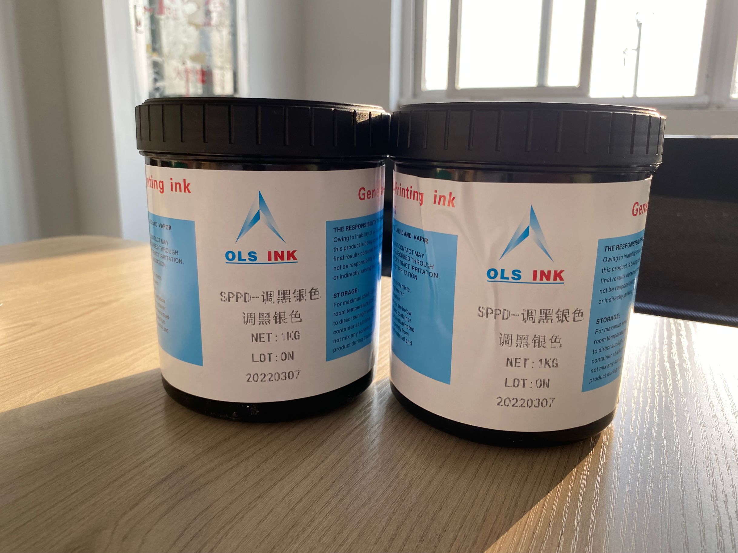 Screen-printing alumina-resistant, hundred-grid ink
